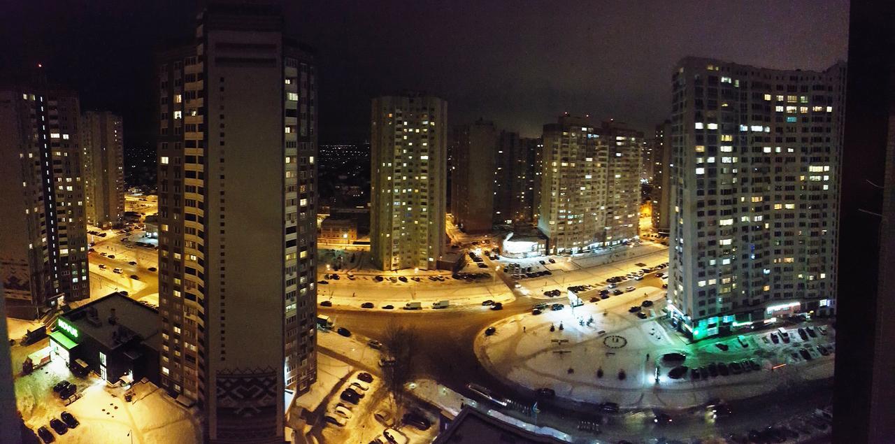 Apartment Near Metro Pozniaky Kiew Exterior foto